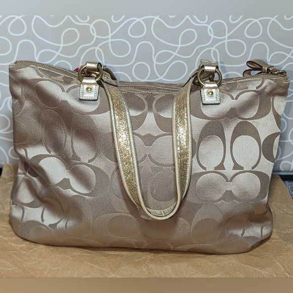 Coach Poppy Daisy Pop C Applique Tote - Picture 2 of 13